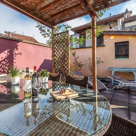 La Terrazza Sui Tetti Daire Alba (Piedmont)